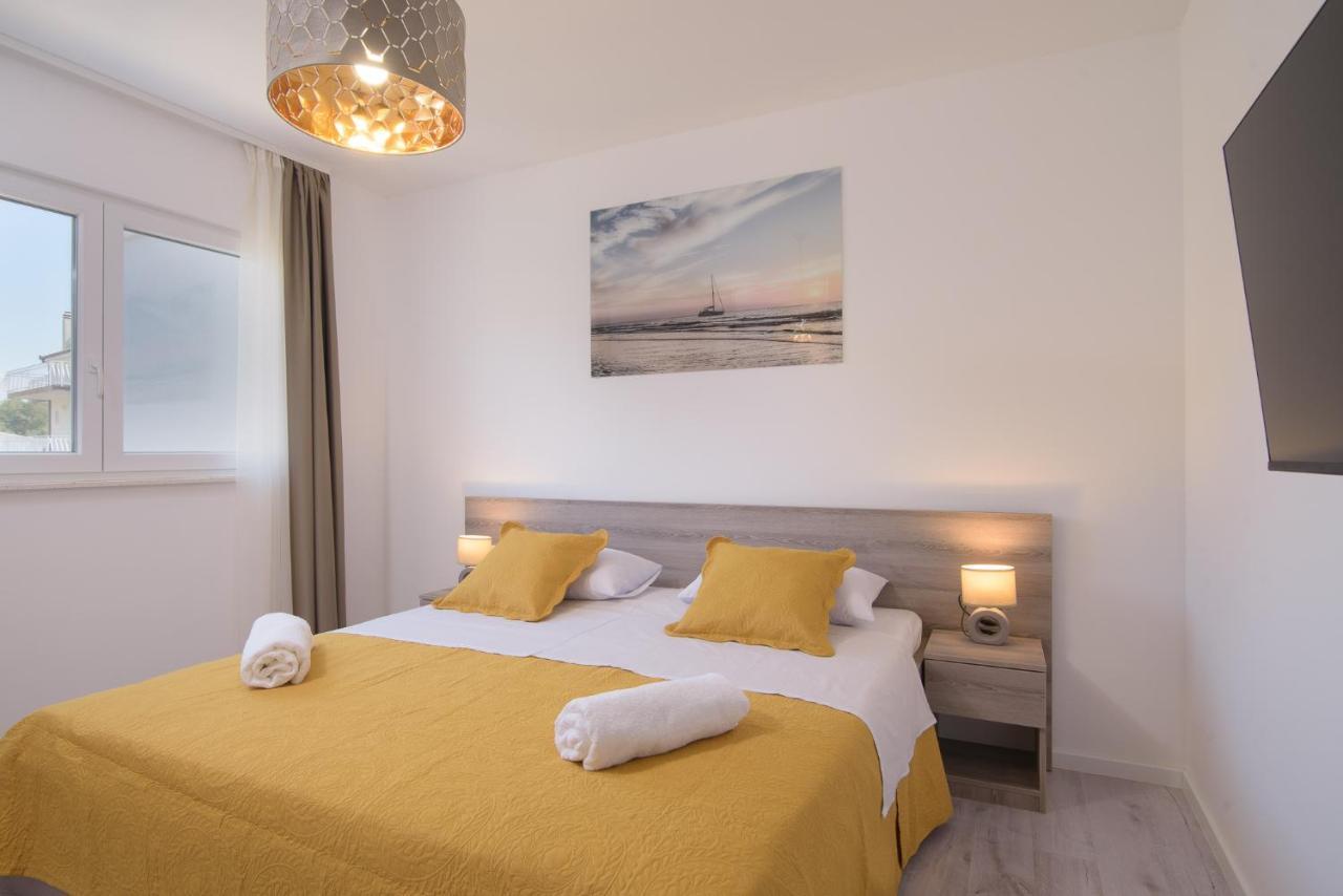 Villa Barbara & Zoran With Heated Swimming Pool سيغيت فغانييتْسا المظهر الخارجي الصورة