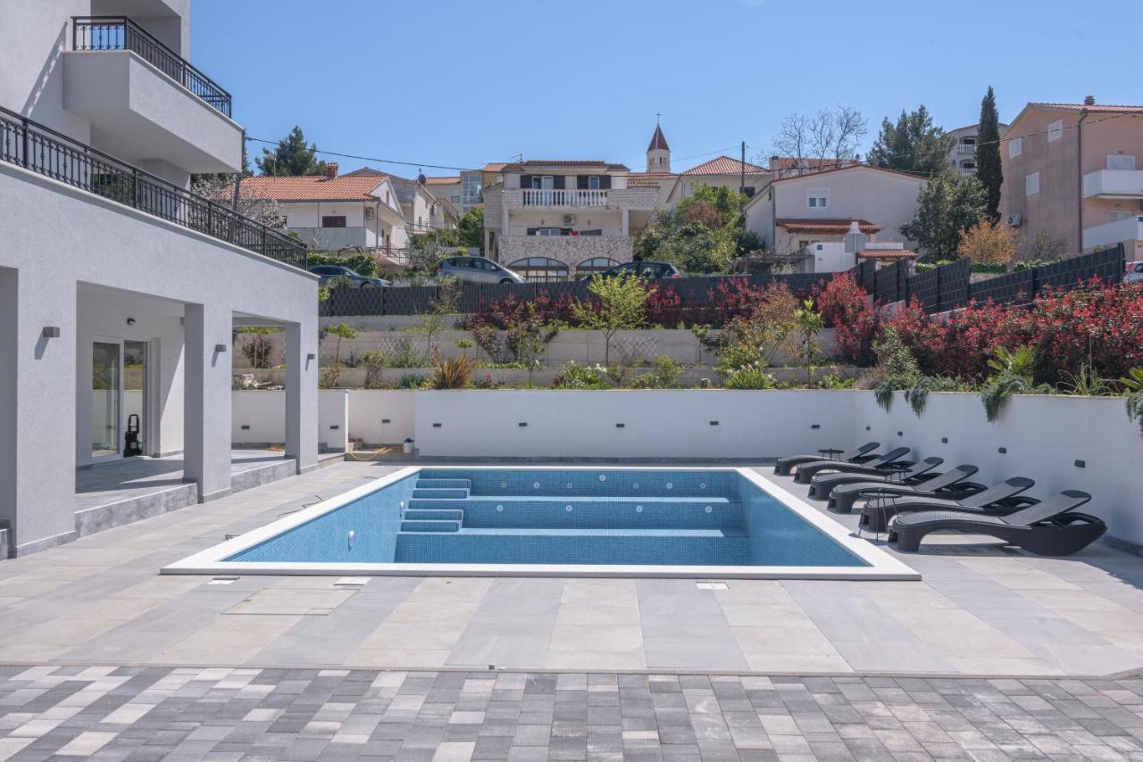 Villa Barbara & Zoran With Heated Swimming Pool سيغيت فغانييتْسا المظهر الخارجي الصورة