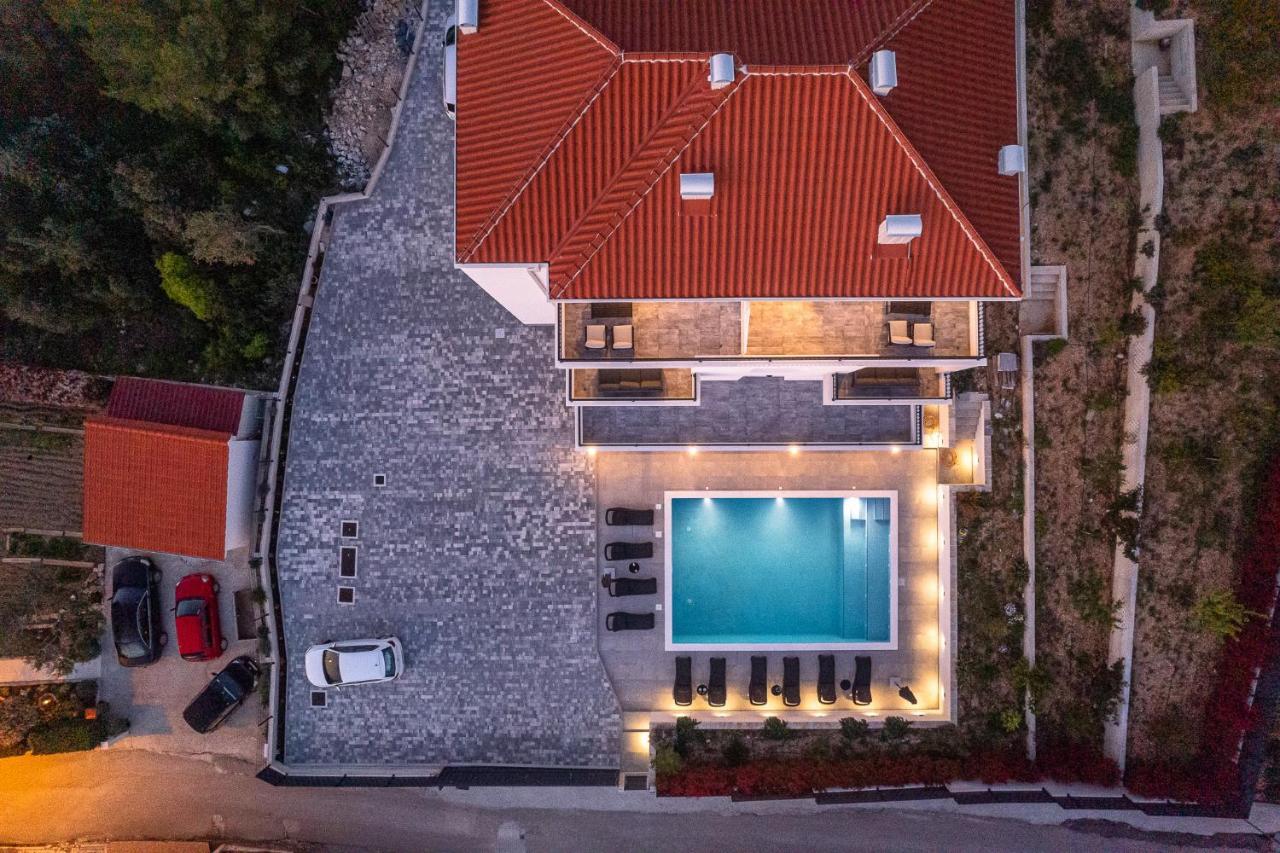 Villa Barbara & Zoran With Heated Swimming Pool سيغيت فغانييتْسا المظهر الخارجي الصورة