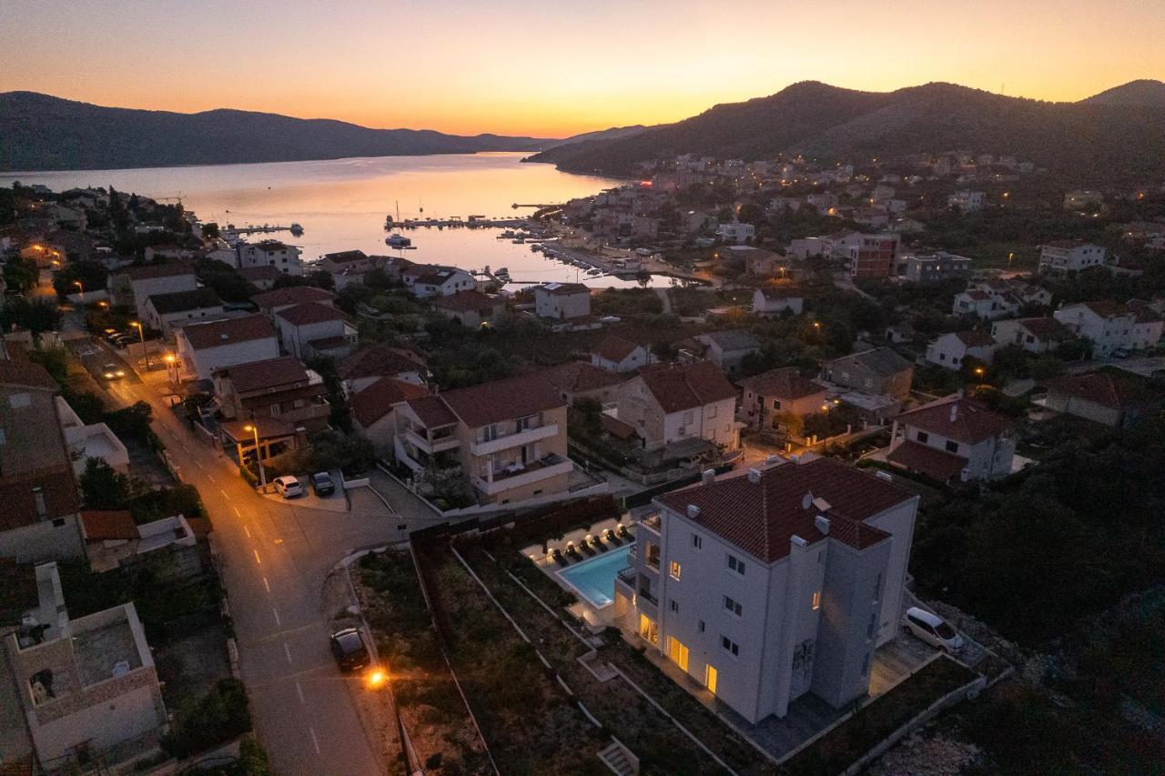 Villa Barbara & Zoran With Heated Swimming Pool سيغيت فغانييتْسا المظهر الخارجي الصورة