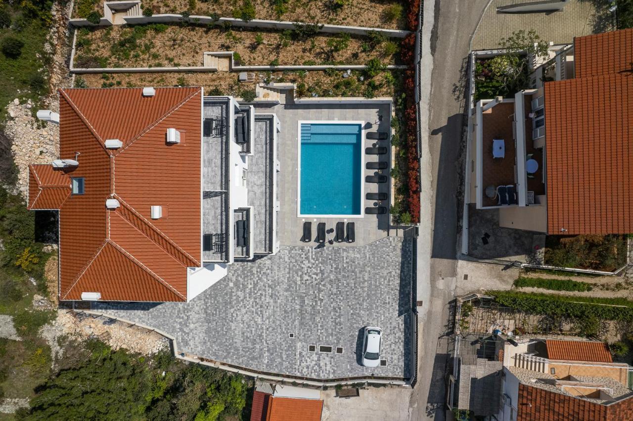 Villa Barbara & Zoran With Heated Swimming Pool سيغيت فغانييتْسا المظهر الخارجي الصورة