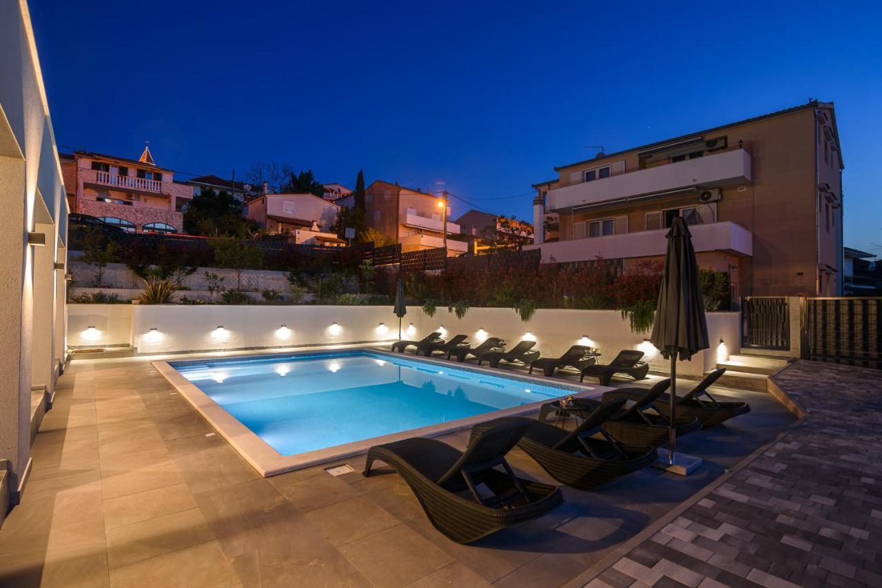 Villa Barbara & Zoran With Heated Swimming Pool سيغيت فغانييتْسا المظهر الخارجي الصورة