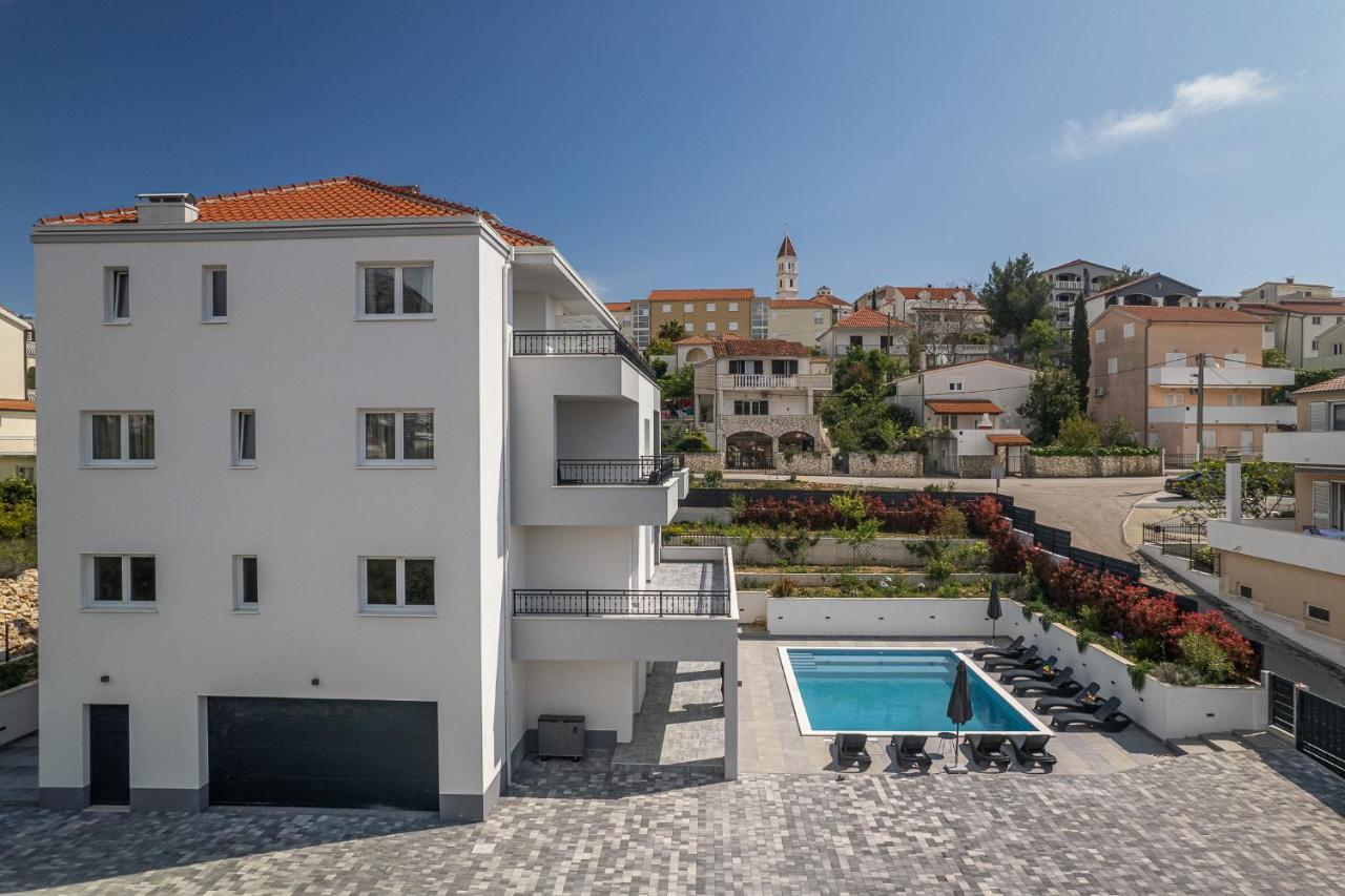 Villa Barbara & Zoran With Heated Swimming Pool سيغيت فغانييتْسا المظهر الخارجي الصورة