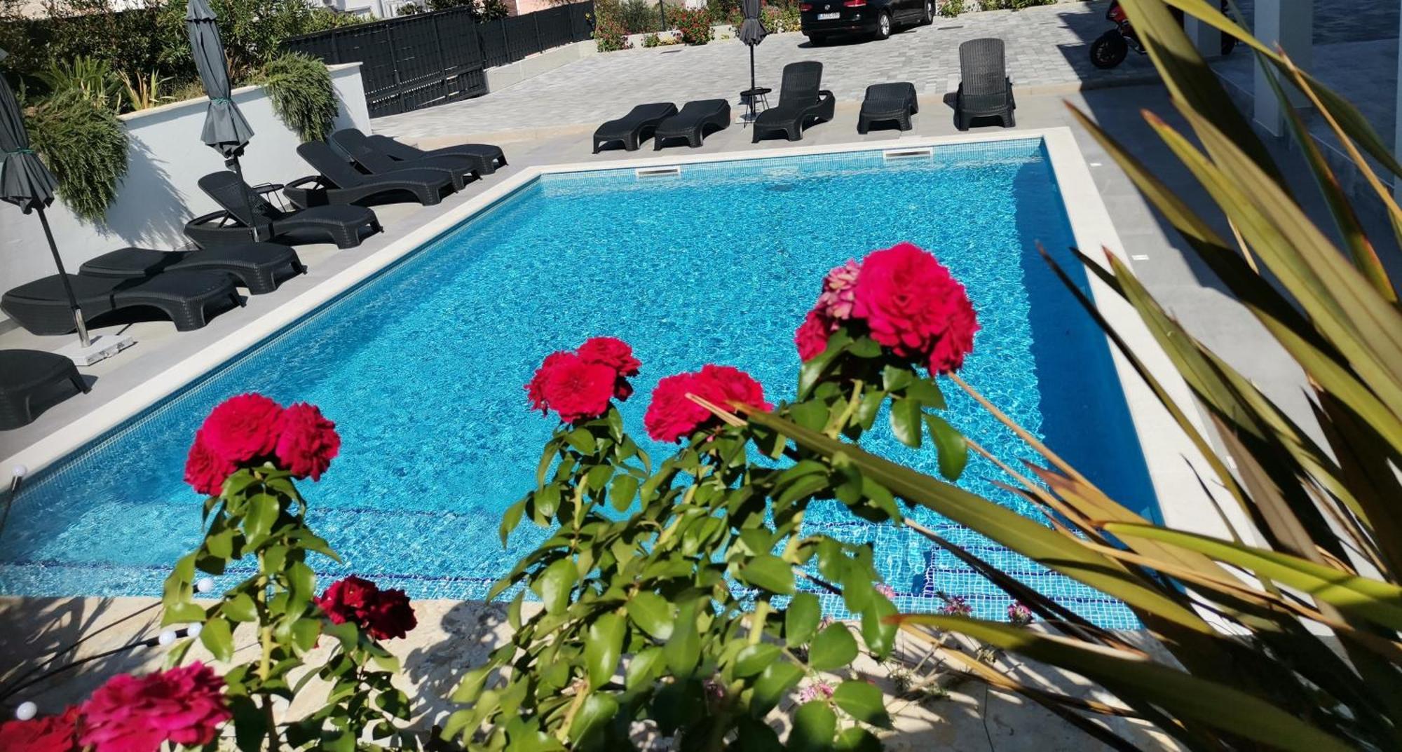 Villa Barbara & Zoran With Heated Swimming Pool سيغيت فغانييتْسا المظهر الخارجي الصورة