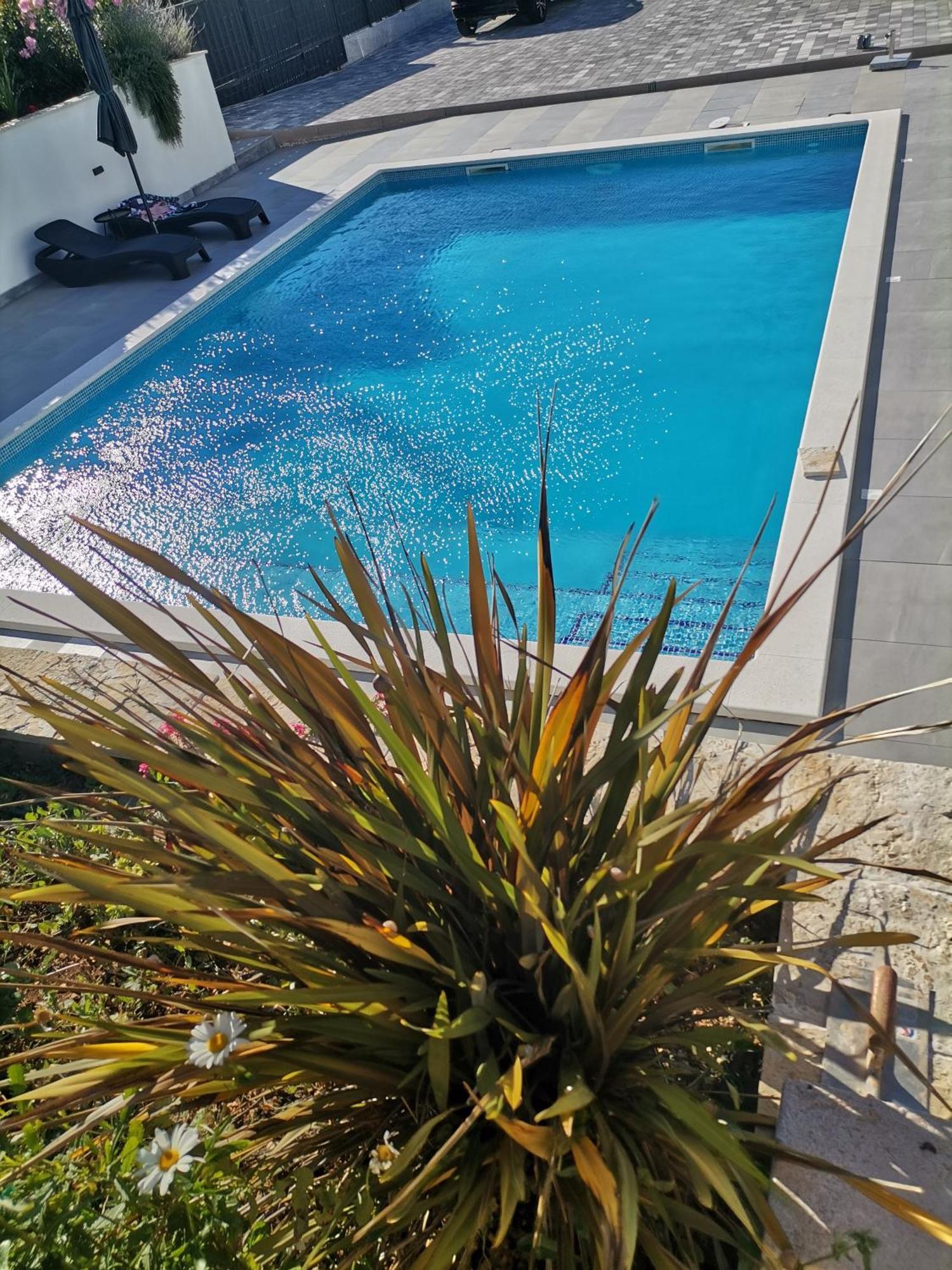 Villa Barbara & Zoran With Heated Swimming Pool سيغيت فغانييتْسا المظهر الخارجي الصورة