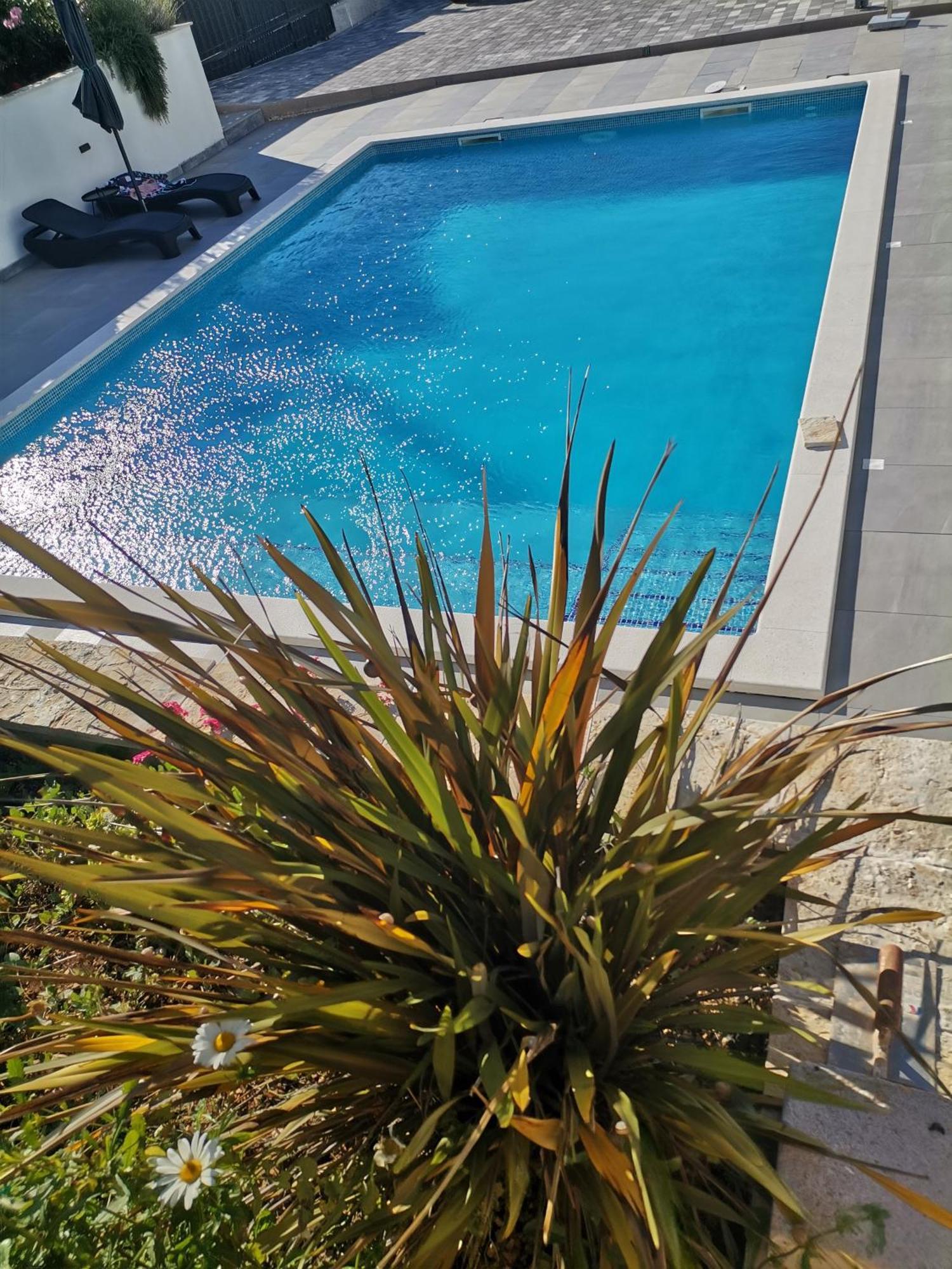 Villa Barbara & Zoran With Heated Swimming Pool سيغيت فغانييتْسا المظهر الخارجي الصورة