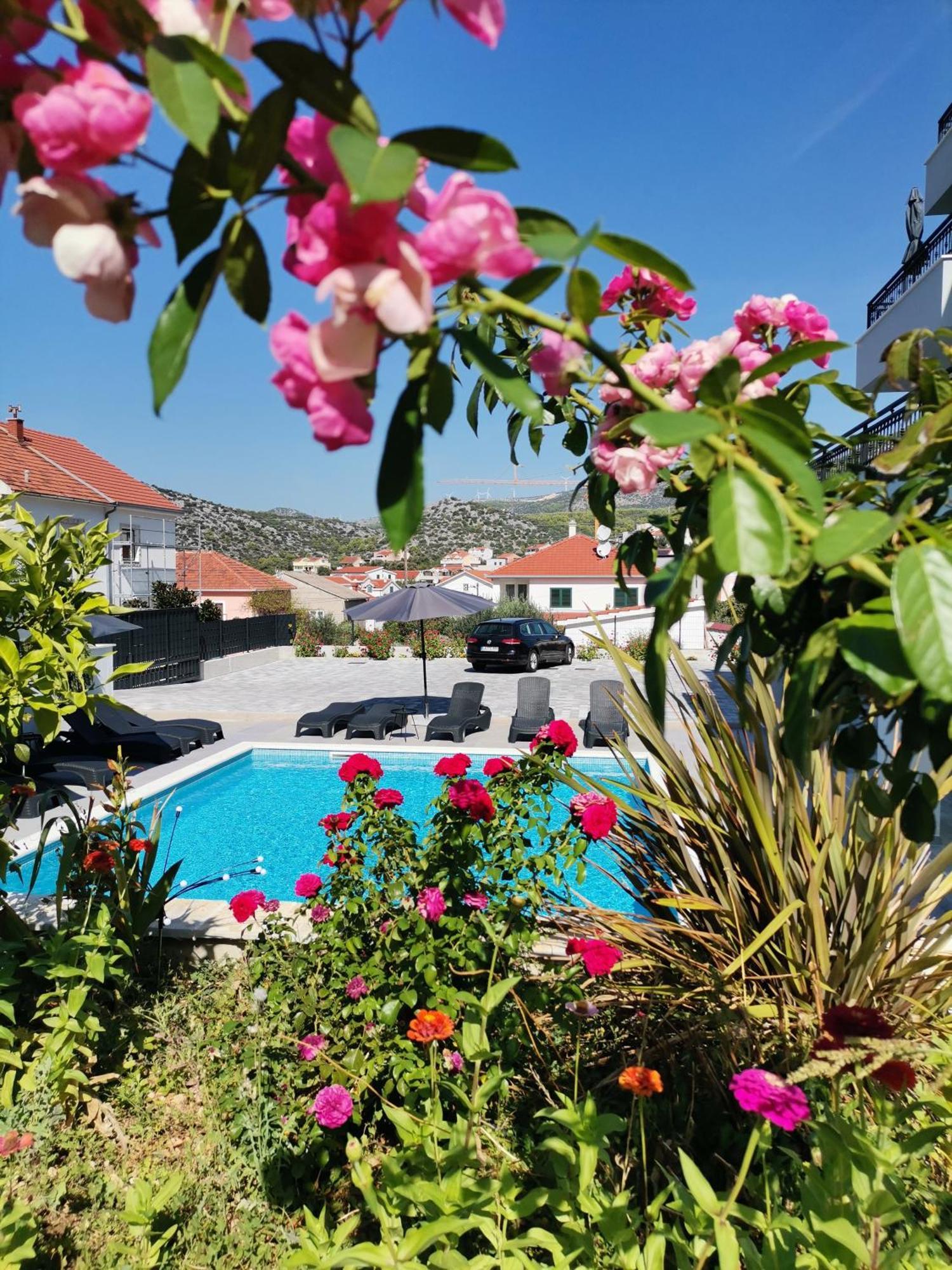 Villa Barbara & Zoran With Heated Swimming Pool سيغيت فغانييتْسا المظهر الخارجي الصورة