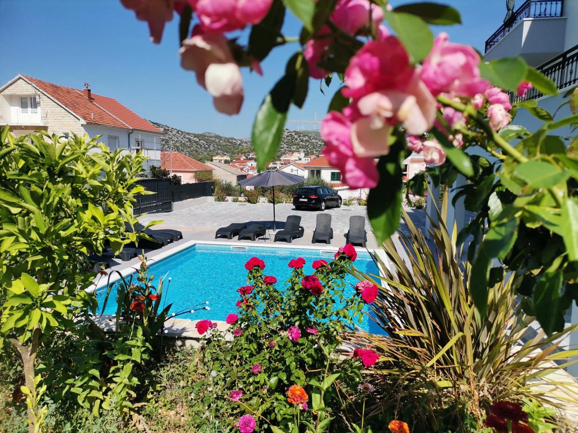 Villa Barbara & Zoran With Heated Swimming Pool سيغيت فغانييتْسا المظهر الخارجي الصورة